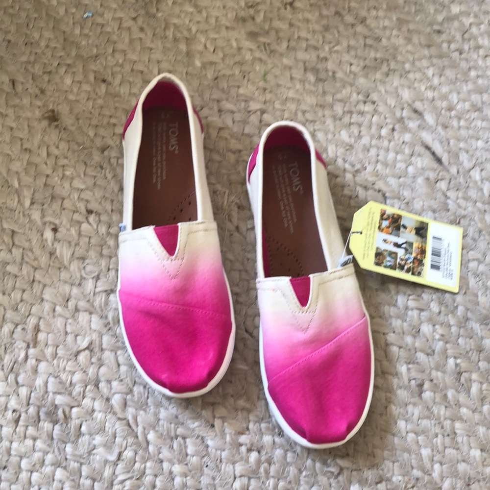 TOMS classic fuchia dip dye
